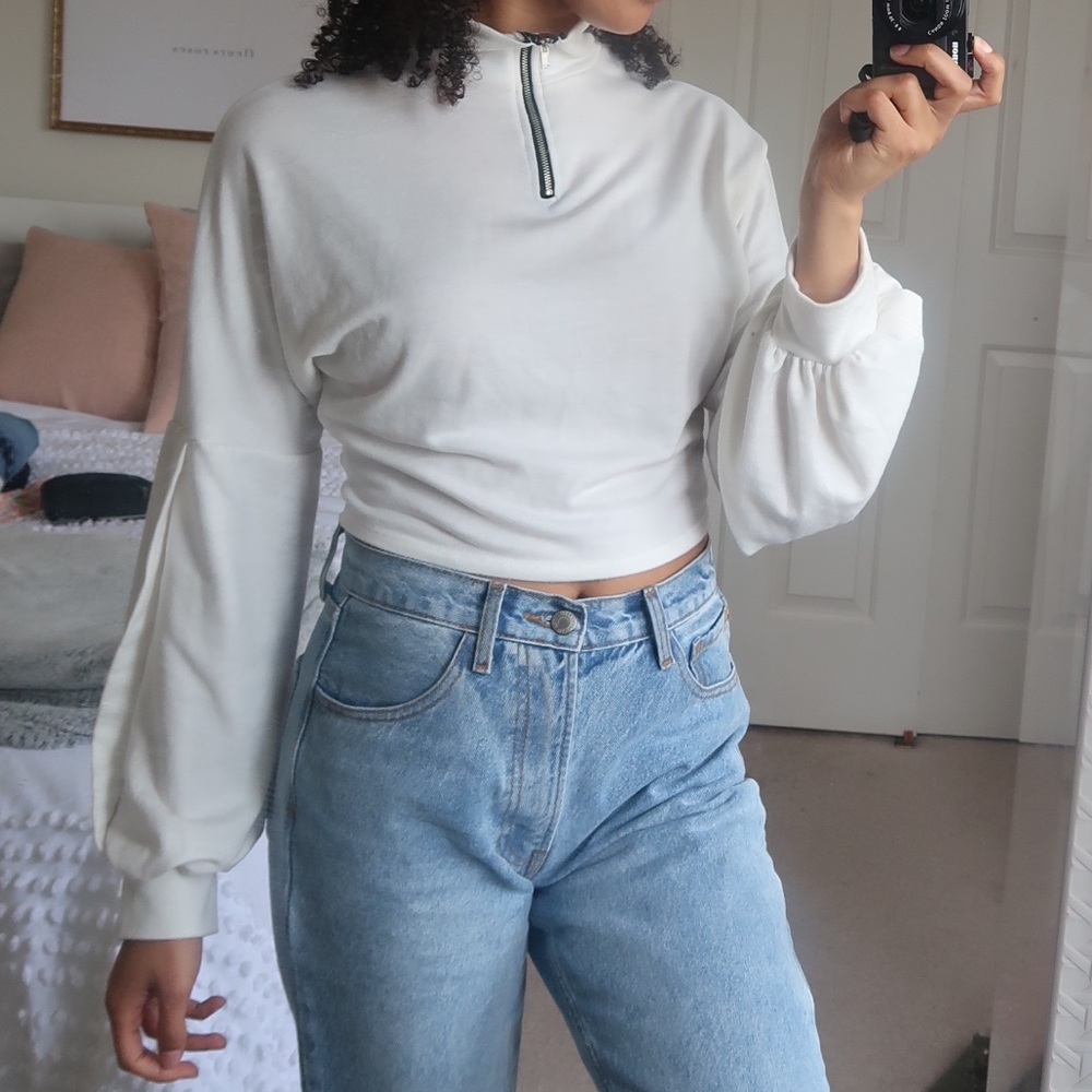 White Long Sleeve Crop Top - Picture 3 of 3